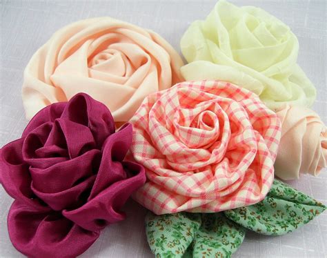 how to make flowers out of fabric